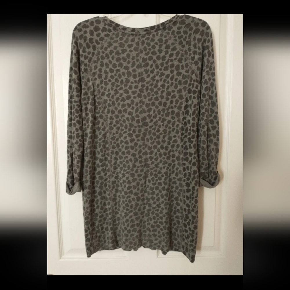 Motherhood Maturity animal print top, size Small - Picture 3 of 3